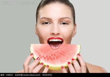 如何拍吃瓜照片视频呢女生,女生必学美食摄影技巧