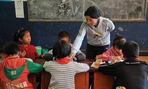 乡村教师吃瓜事件视频,一场引发社会关注的校园风波